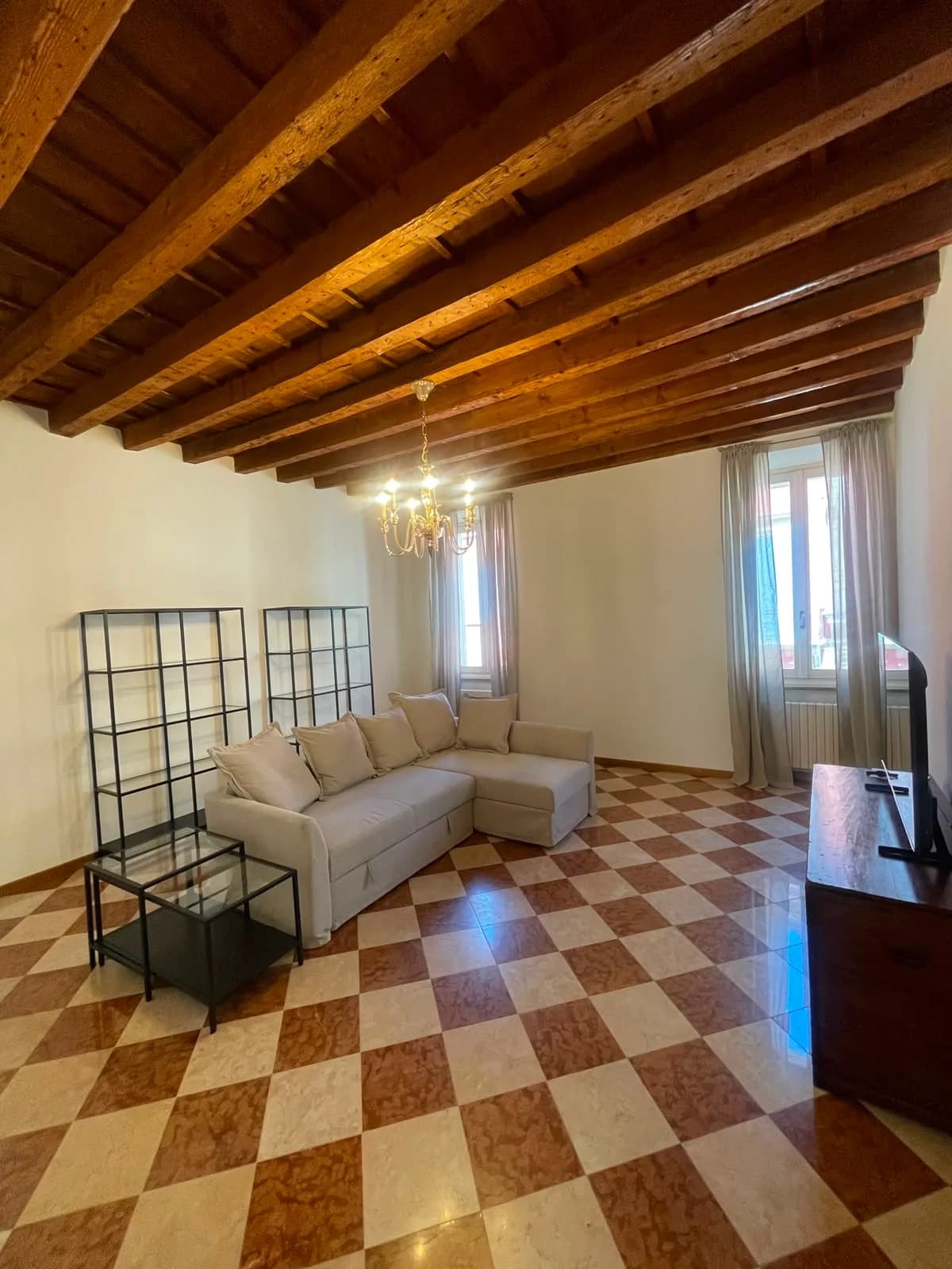 Appartamento in Via Cavour, Mantova